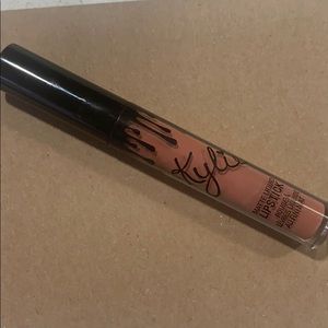 Kylie Matte liquid lipstick (Dolce k)